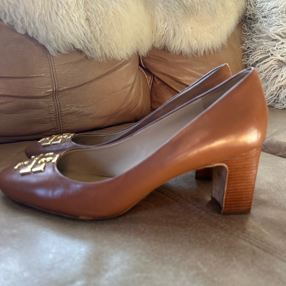Tory Burch Tan Pump